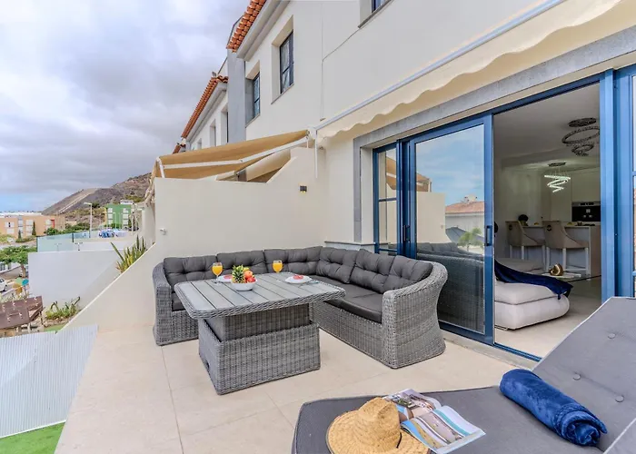 Charming Semi- Detached In Mirador Del Duque