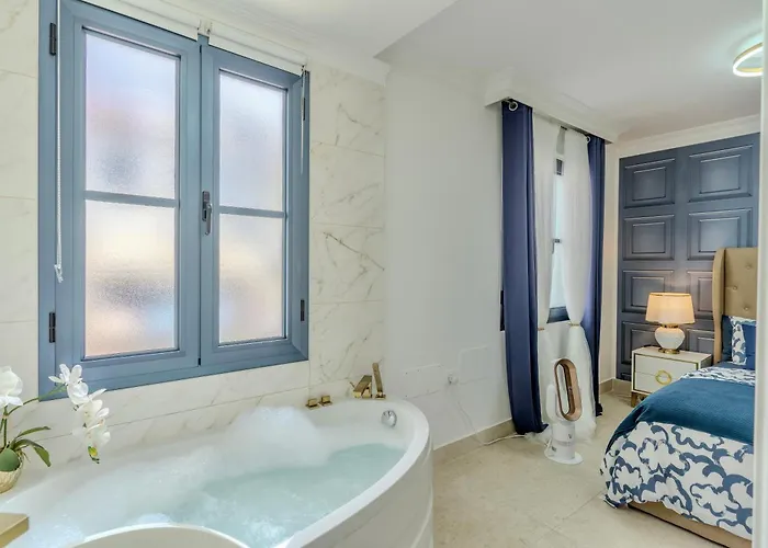 Charming Semi- Detached In Mirador Del Duque Адехе