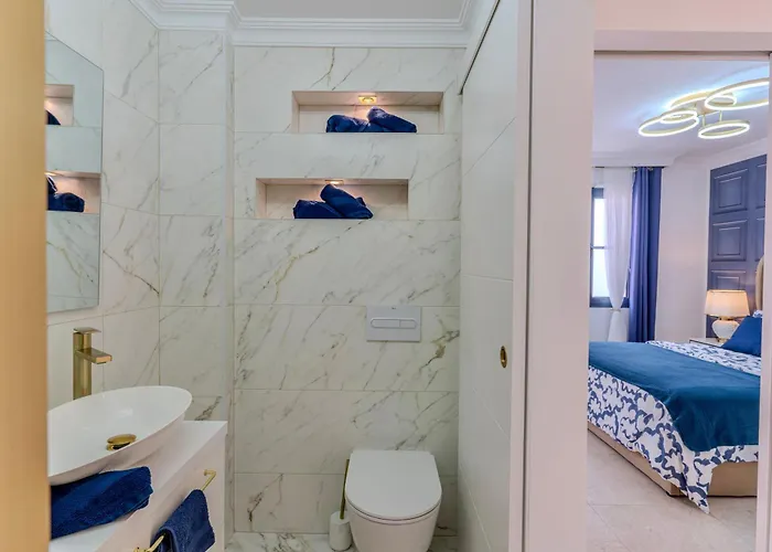 Charming Semi- Detached In Mirador Del Duque * Адехе