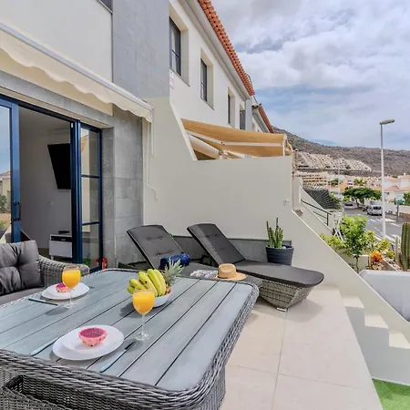 Charming Semi- Detached In Mirador Del Duque Адехе