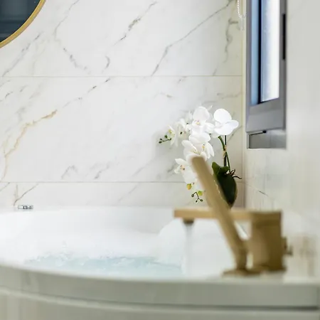 Charming Semi- Detached In Mirador Del Duque Адехе