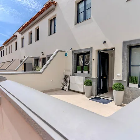 Elegant Semi-detached With Sea Views In Apartment Costa Adeje (Tenerife)