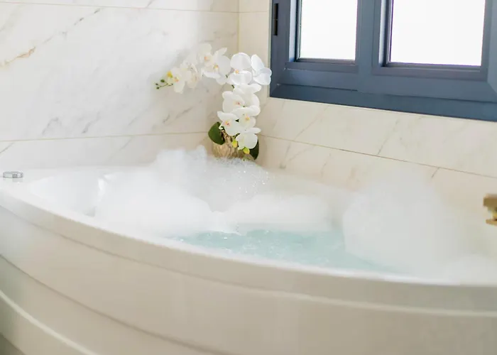 Elegant Semi-detached With Sea Views In