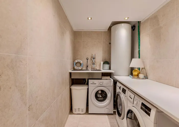 Апартаменты Elegant Semi-detached With Sea Views In