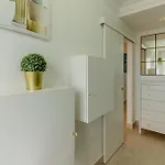 Elegant Semi-detached With Sea Views In Apartment *