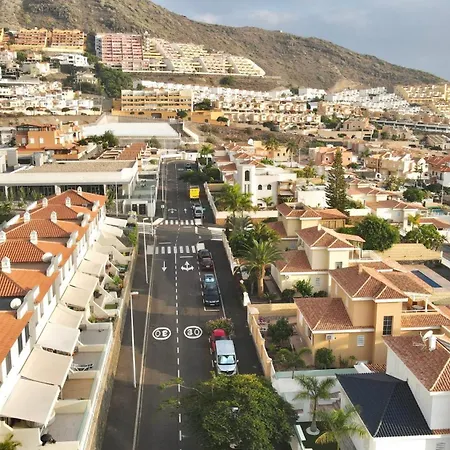 Charming Semi- Detached In Mirador Del Duque Apartamento