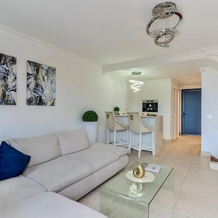 Charming Semi- Detached In Mirador Del Duque Apartment *