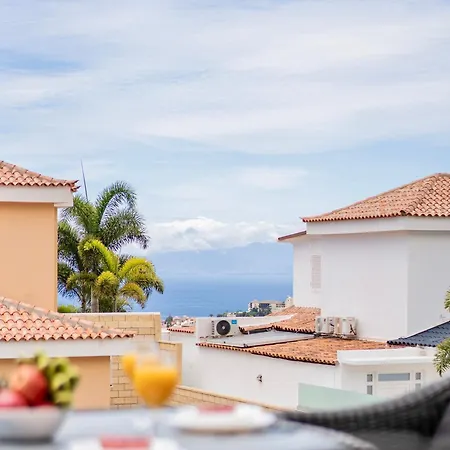Lejlighed Elegant Semi-detached With Sea Views In Costa Adeje (Tenerife)