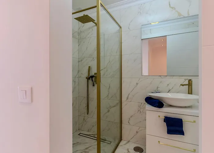 Charming Semi- Detached In Mirador Del Duque *