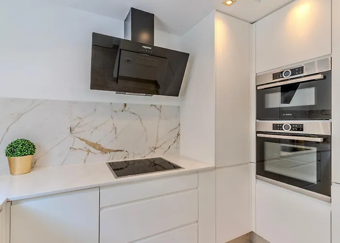 Apartamento Charming Semi- Detached In Mirador Del Duque *